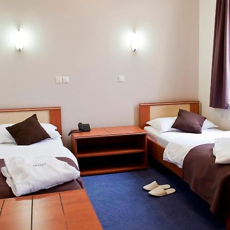 Hotel Pakrac ภายนอก รูปภาพ