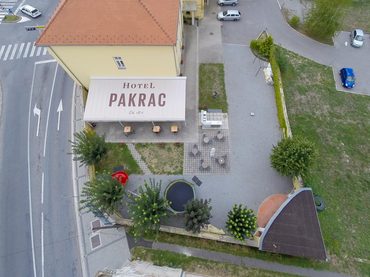Hotel Pakrac ภายนอก รูปภาพ