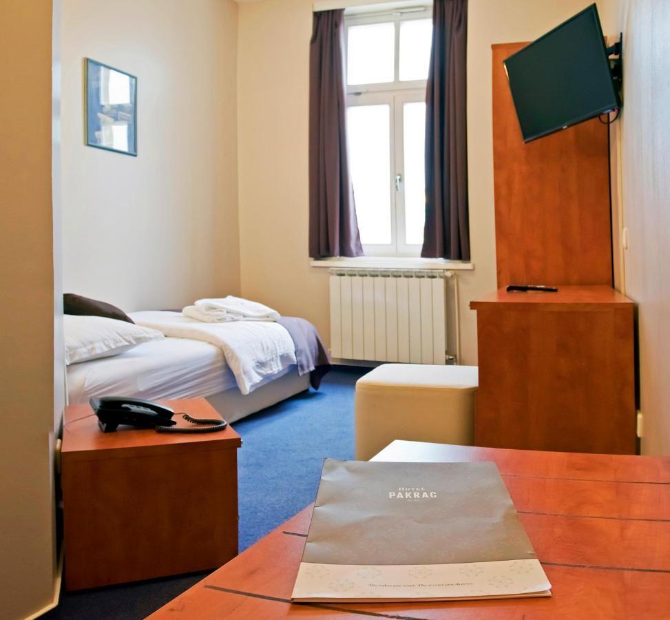 Hotel Pakrac ภายนอก รูปภาพ